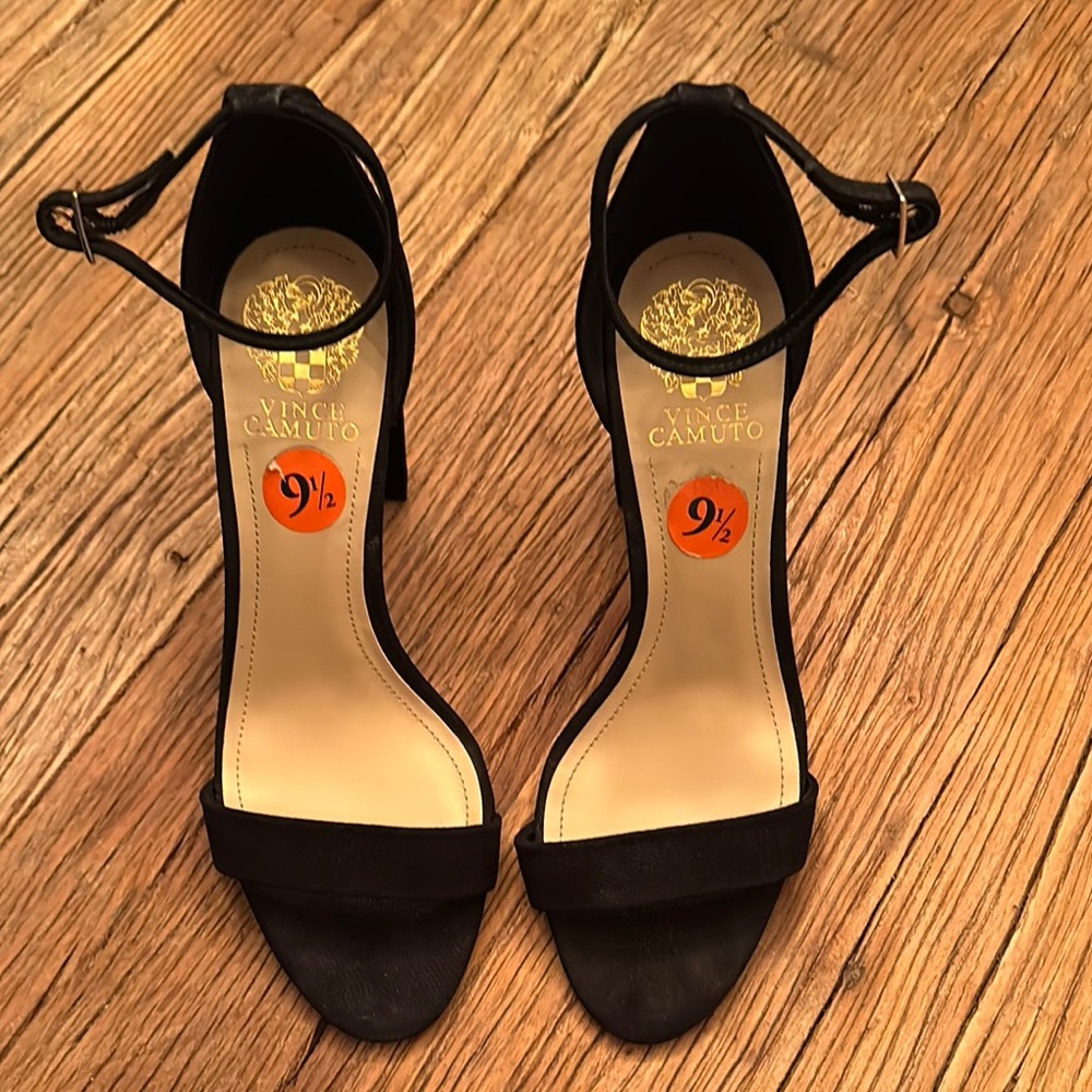 Vince Camuto Black Heels with Sleek Design and Stiletto Style